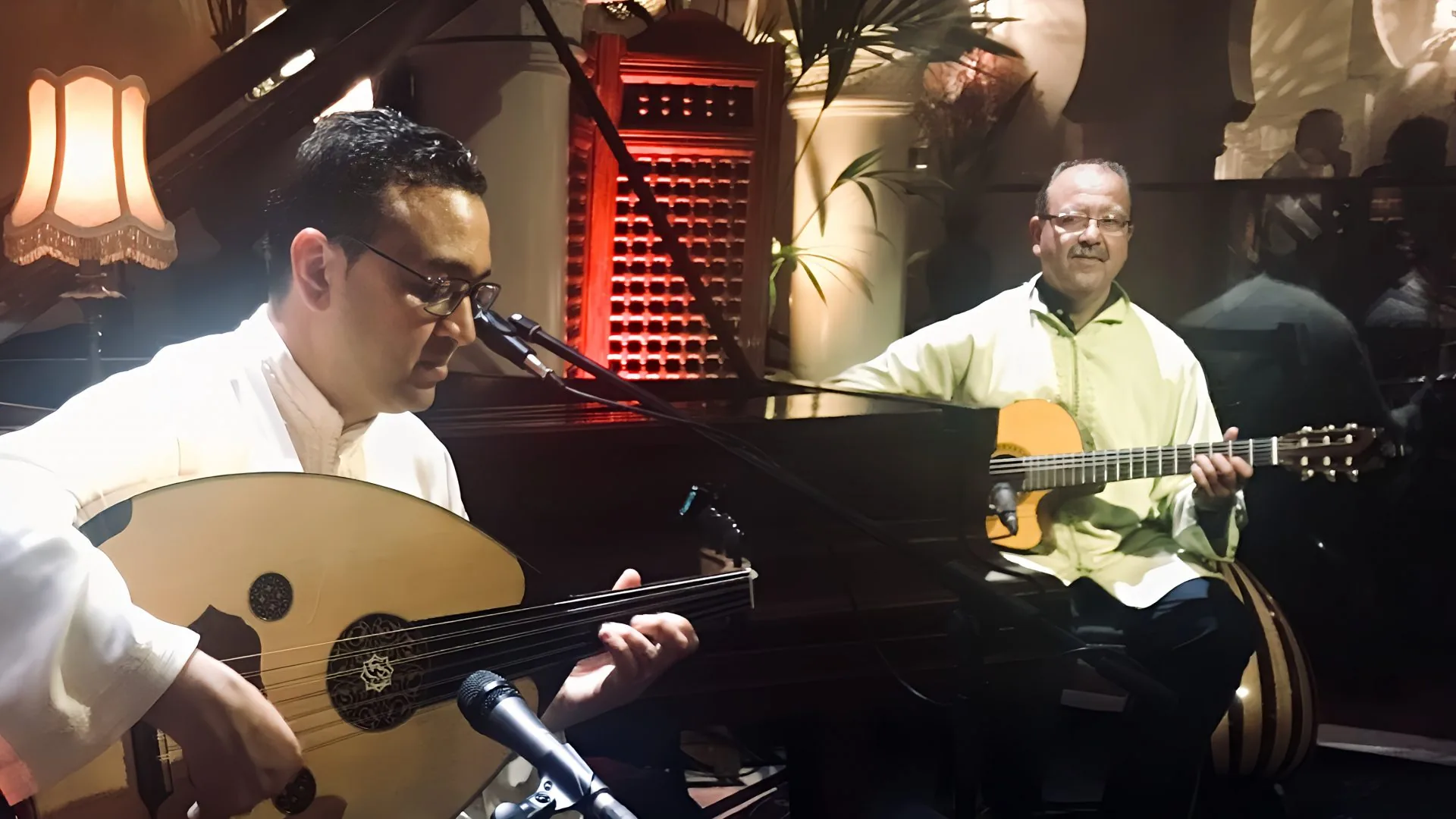 Arabesques: Jazz & Oud Fusion